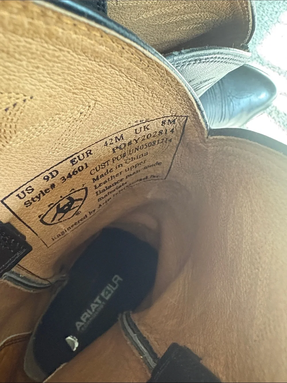 Men’s Black Leather Ariat Cowboy Boots - Classic Western Style size 9D - Picture 7 of 9